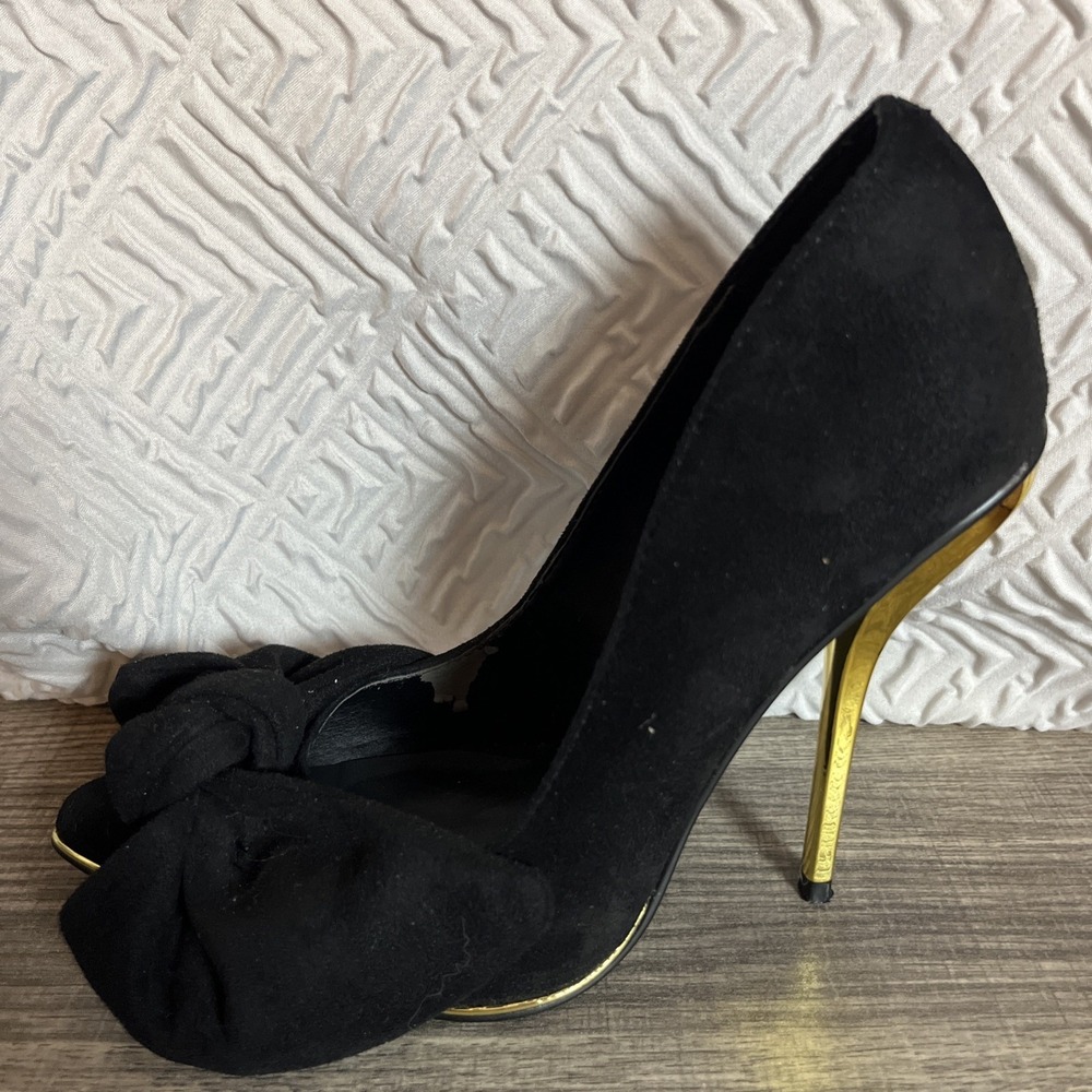 Privileged Valencia Faux Suede Heel Size 6.5 Black Gold Pointed Toe Bow Stiletto - Picture 7 of 11